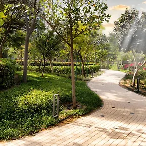 By Latinem Luxury 2br Cvr B1307 Near Burj Khalifa شقة