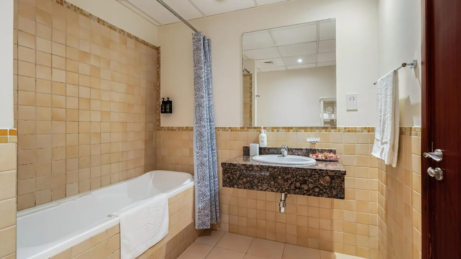 Beautiful 2Br & 4Br Apartments On Jbr Beach, Walking Distance To Bluewaters Island - By Sunkissed Holiday Homes دبي