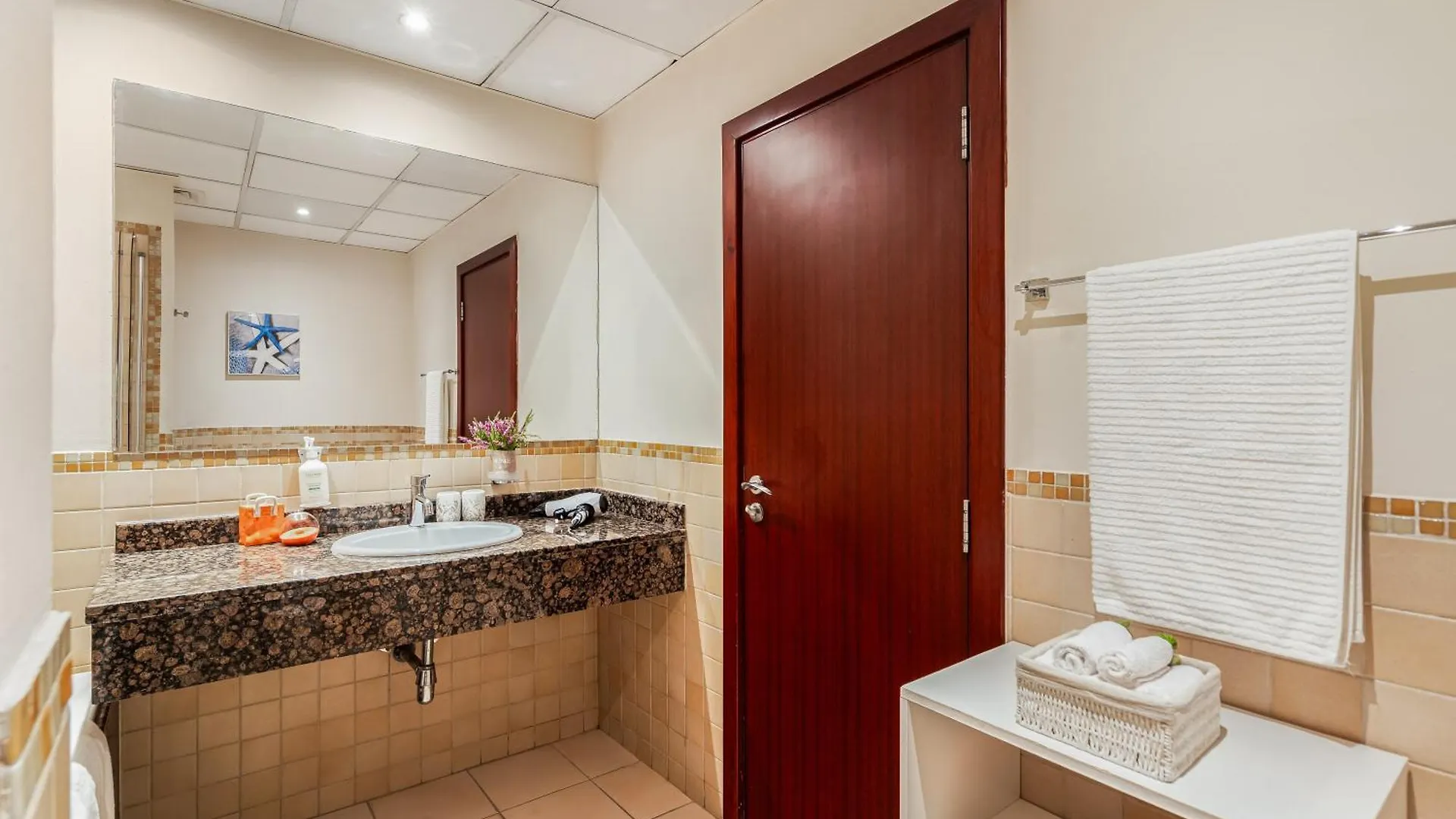 Beautiful 2Br & 4Br Apartments On Jbr Beach, Walking Distance To Bluewaters Island - By Sunkissed Holiday Homes دبي