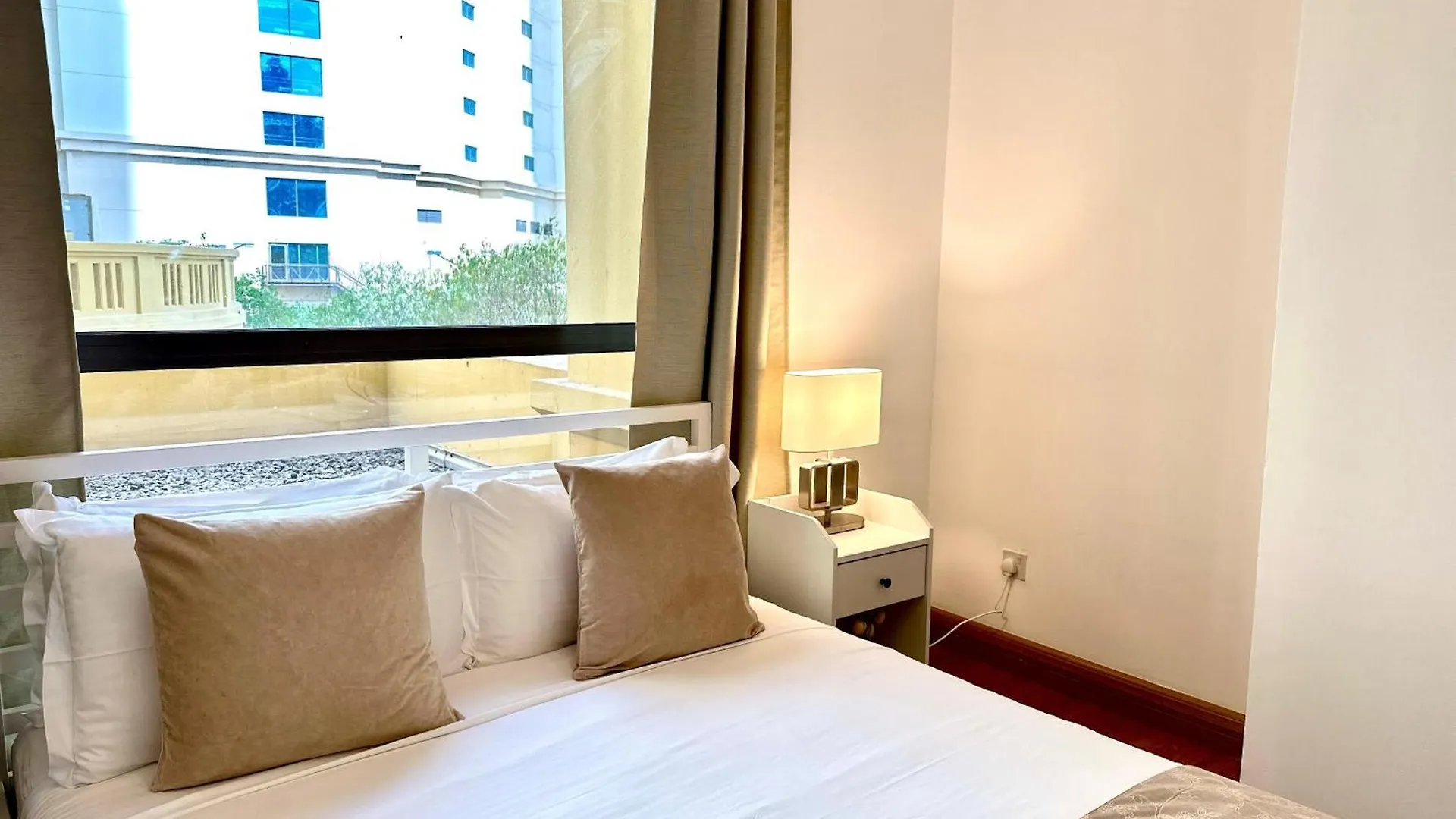 Beautiful 2Br & 4Br Apartments On Jbr Beach, Walking Distance To Bluewaters Island - By Sunkissed Holiday Homes دبي