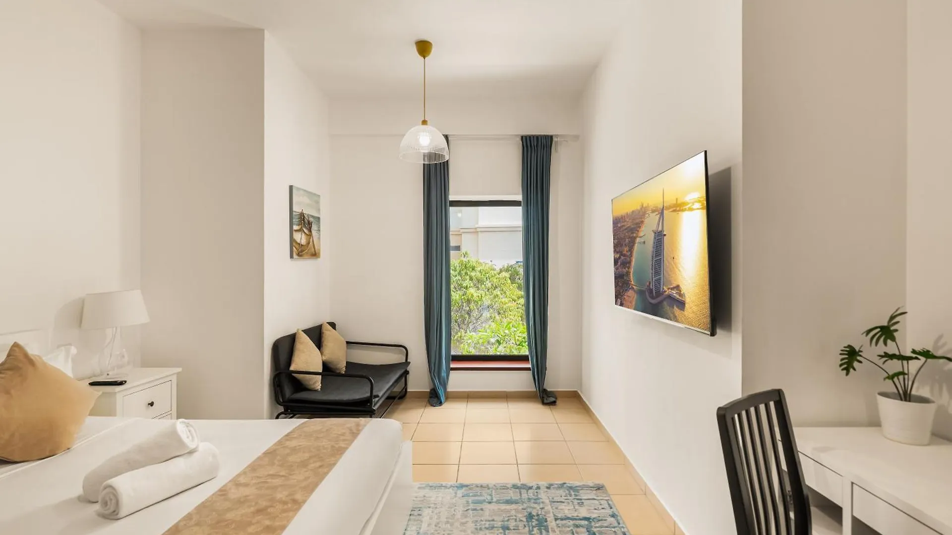 Beautiful 2Br & 4Br Apartments On Jbr Beach, Walking Distance To Bluewaters Island - By Sunkissed Holiday Homes دبي
