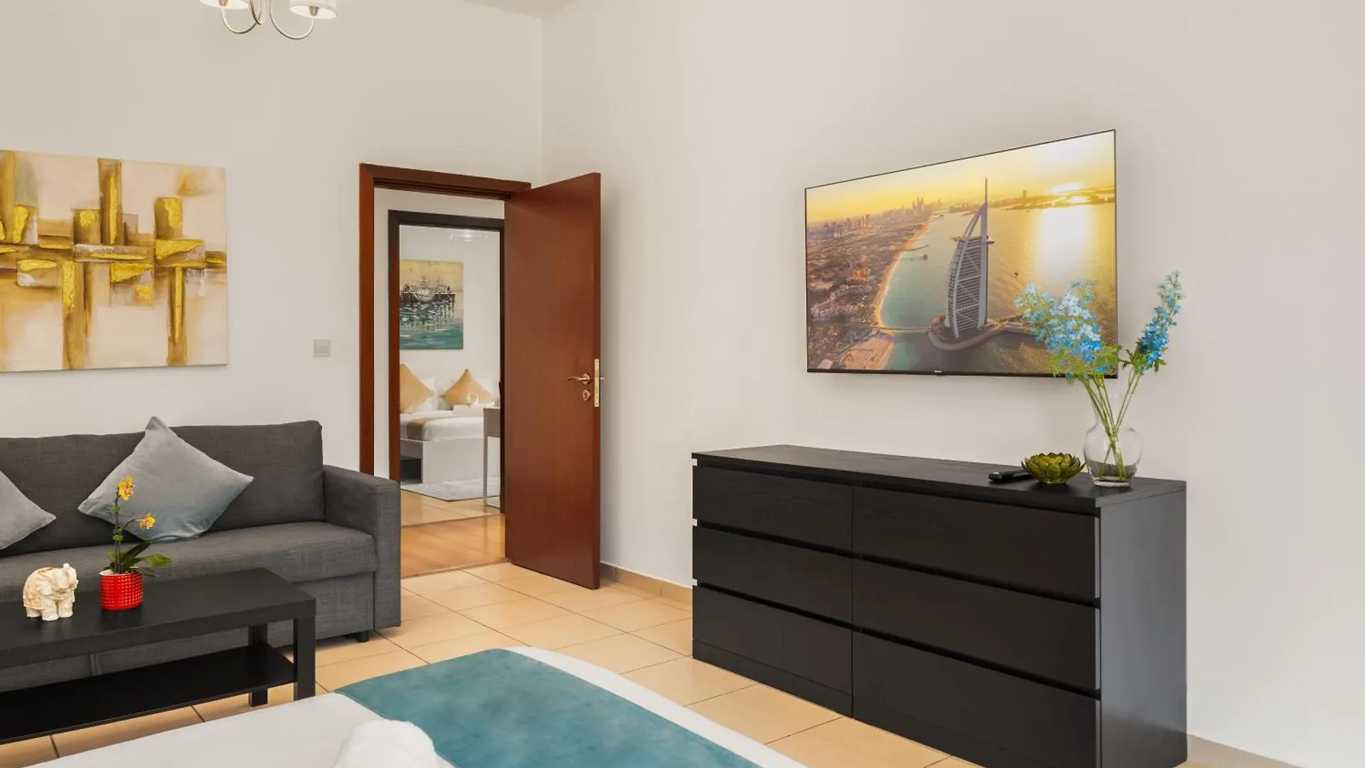 Beautiful 2Br & 4Br Apartments On Jbr Beach, Walking Distance To Bluewaters Island - By Sunkissed Holiday Homes دبي